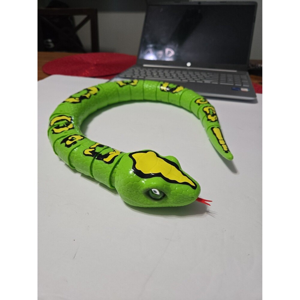 ZURU Robo Alive 31" King Python Snake Robotic Toy Pet Figure Robot Works!